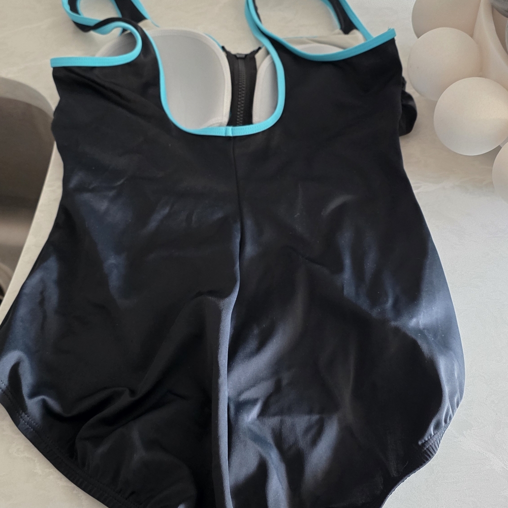 Ladies Reebok 1 Piece Swimsuit. Black With Turquoise Accent And Zipper. - Picture 3 of 6